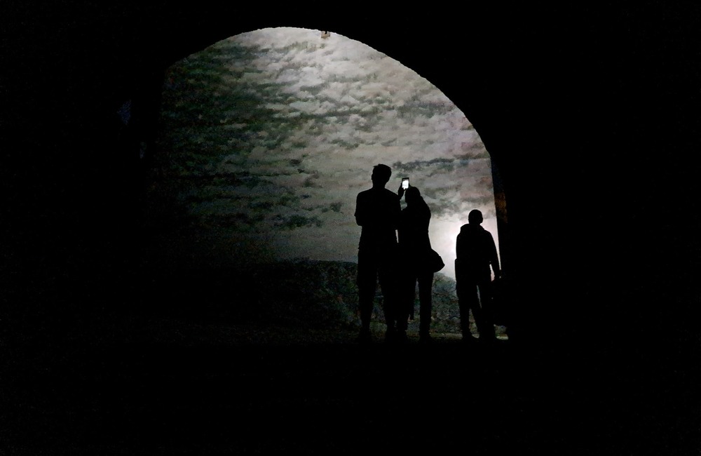 FOTO: Nočná prehliadka Trenčianskeho hradu s baterkou v ruke, foto 3