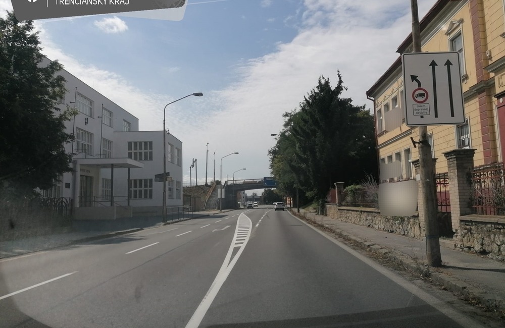 FOTO: Dopravné obmedzenia v Trenčíne: Starý most bez nákladiakov, zmena dopravy pod ním, foto 1