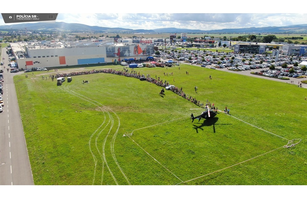 FOTO: Policajti v akcii, 2. septembra pred obchodným domom Laugaricio, foto 4
