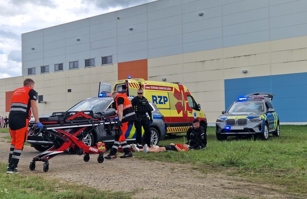 FOTO: Policajti v akcii, 2. septembra pred obchodným domom Laugaricio, foto 13