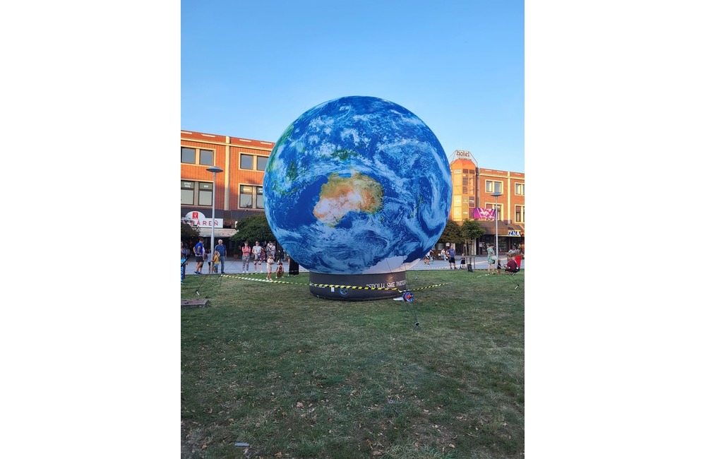 FOTO: Modely planét na námestí v Partizánskom, foto 7