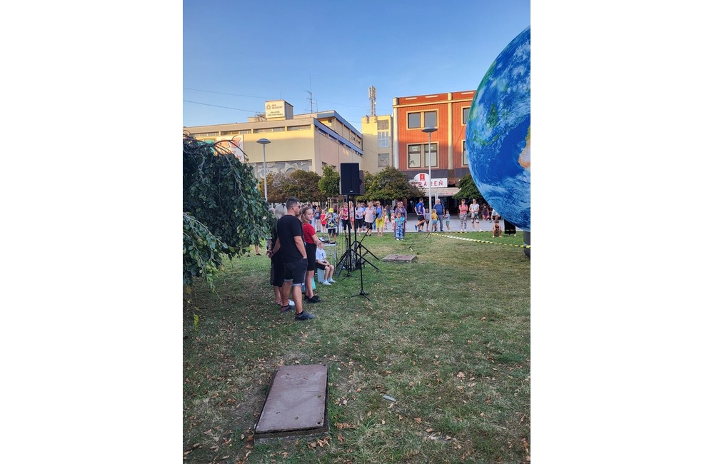 FOTO: Modely planét na námestí v Partizánskom, foto 12