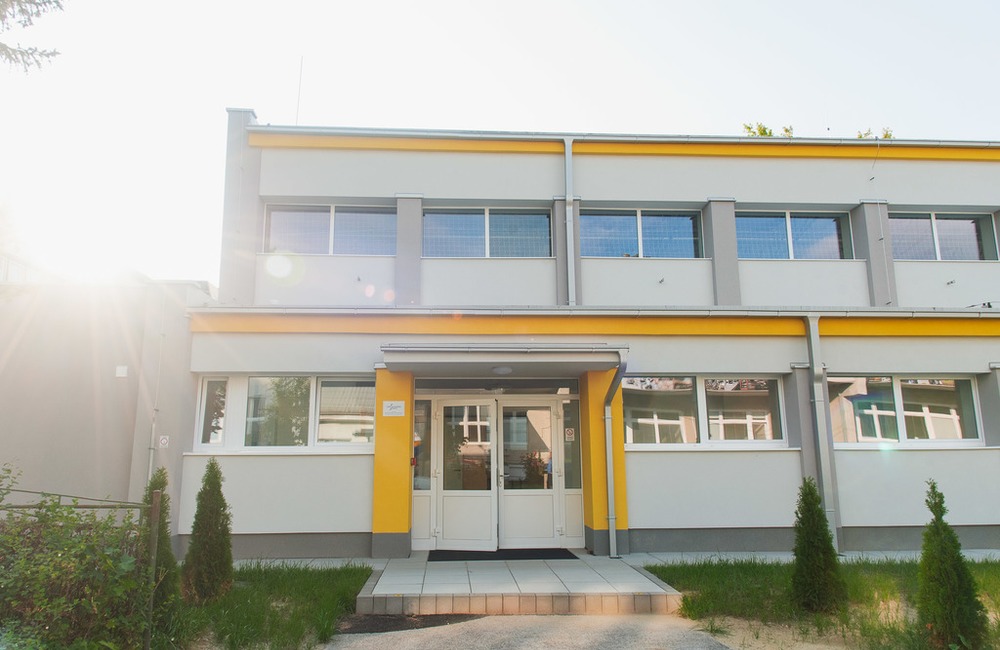 FOTO: Do dvoch škôl Trenčianskeho kraja pribudli moderné športoviská, foto 5