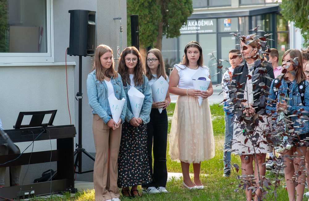 FOTO: Do dvoch škôl Trenčianskeho kraja pribudli moderné športoviská, foto 11