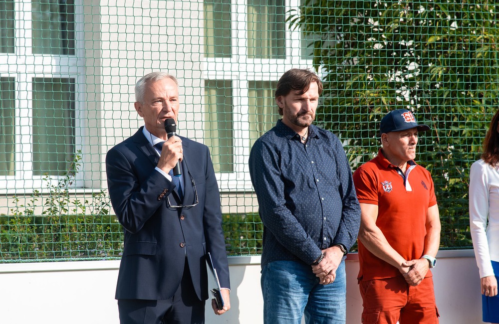 FOTO: Do dvoch škôl Trenčianskeho kraja pribudli moderné športoviská, foto 25