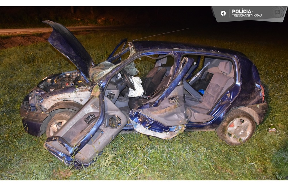 FOTO: Dopravnú nehodu pri Ilave spôsobil 21-ročný mladík, foto 5