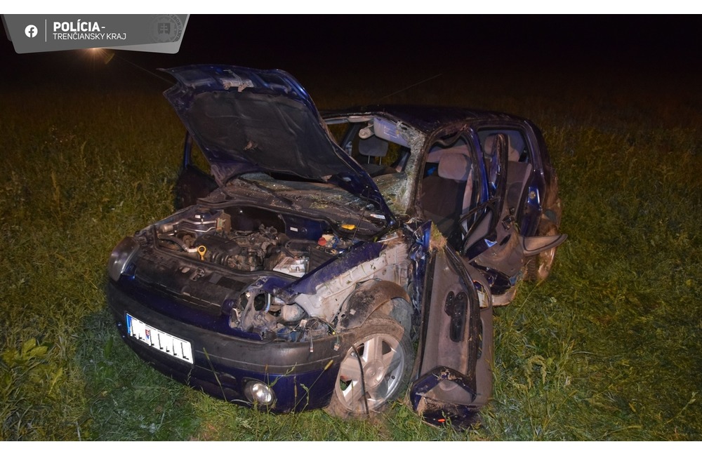 FOTO: Dopravnú nehodu pri Ilave spôsobil 21-ročný mladík, foto 3