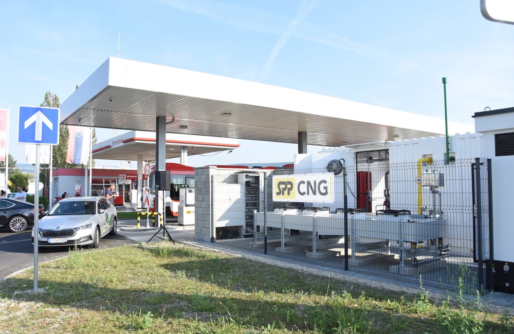 FOTO: Motoristi môžu tankovať plyn už aj v Trenčíne, foto 6