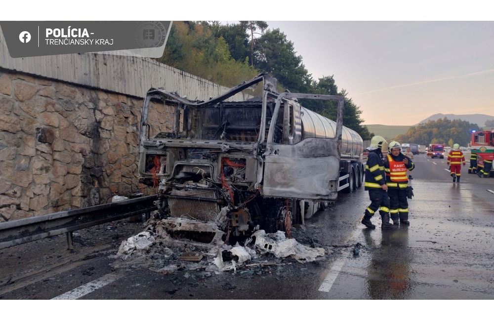 FOTO: Rýchly zásah hasičov pri požiari cisterny na diaľnici D1, foto 8