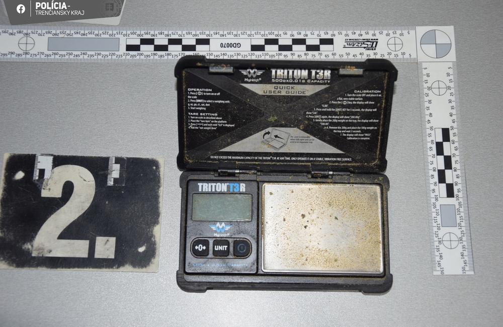 FOTO: Policajti v Partizánskom zaistili veľké množstvo drog. Našli viac ako 3000 dávok, foto 7