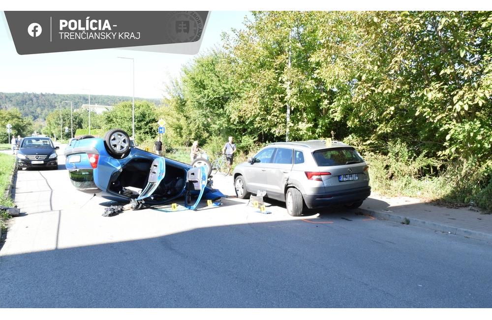 FOTO: Kuriózna dopravná nehoda. Opitý dôchodca za volantom dokázal takmer nemožné, foto 2