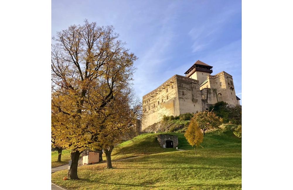 FOTO: Prvý jesenný deň na Trenčianskom hrade. Zábery odtiaľ potešia každé oko, foto 2
