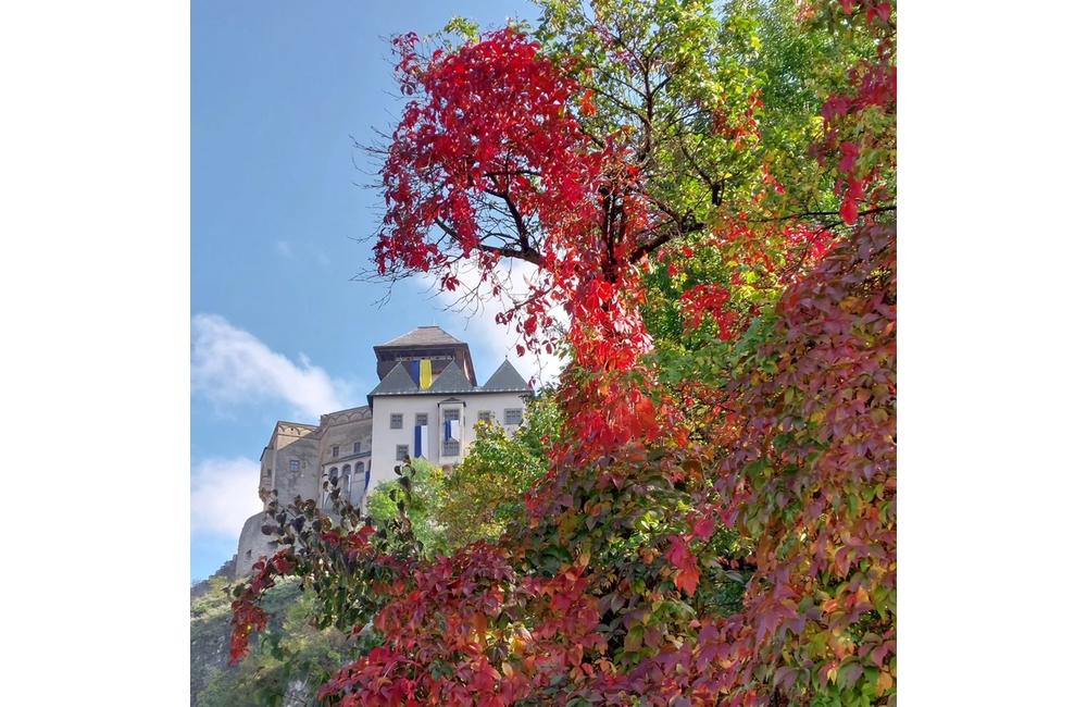 FOTO: Prvý jesenný deň na Trenčianskom hrade. Zábery odtiaľ potešia každé oko, foto 4