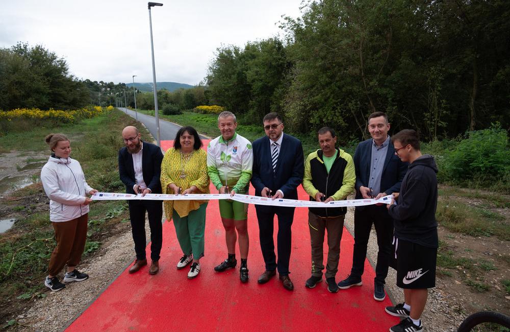 FOTO: Otvorenie nového úseku Hornonitrianskej cyklomagistrály z Partizánskeho do Malých Bielic, foto 4