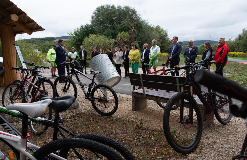FOTO: Otvorenie nového úseku Hornonitrianskej cyklomagistrály z Partizánskeho do Malých Bielic, foto 7