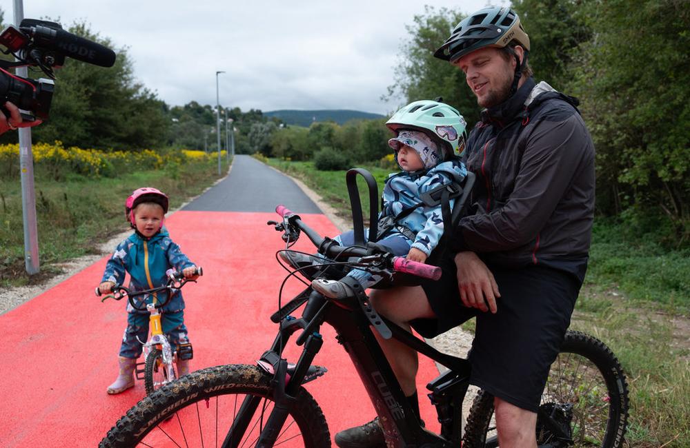 FOTO: Otvorenie nového úseku Hornonitrianskej cyklomagistrály z Partizánskeho do Malých Bielic, foto 8