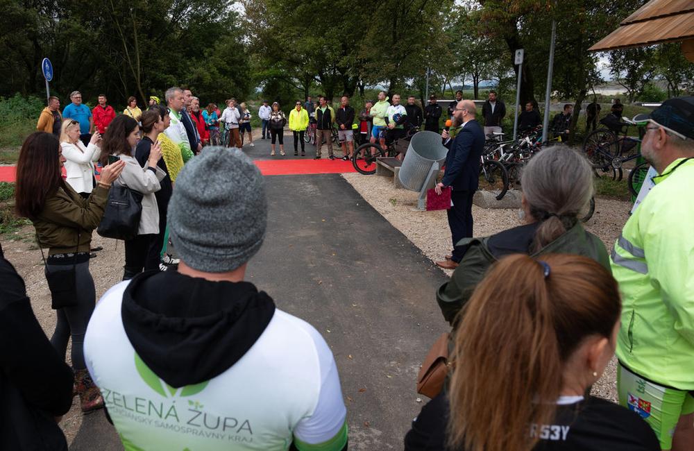 FOTO: Otvorenie nového úseku Hornonitrianskej cyklomagistrály z Partizánskeho do Malých Bielic, foto 15
