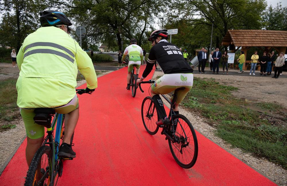 FOTO: Otvorenie nového úseku Hornonitrianskej cyklomagistrály z Partizánskeho do Malých Bielic, foto 25