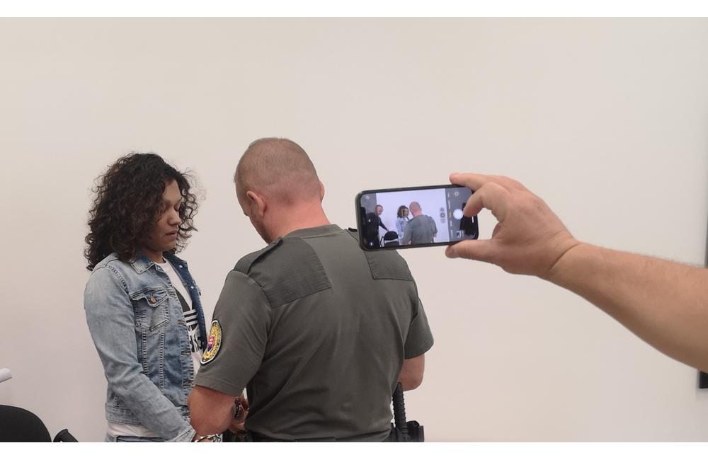 FOTO: Transvestita Kim opäť na súde vyvádzal. Žiadal prepustenie na kauciu, foto 4