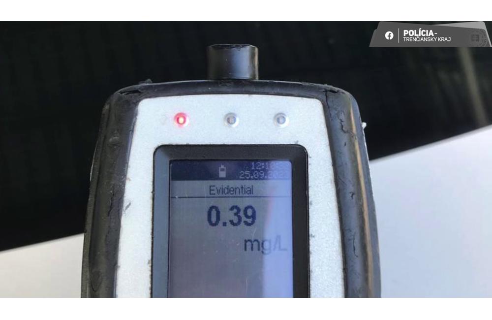 FOTO: Z oslavy rovno za volant a na diaľnicu. Pozornému oku dopravných policajtov však podgurážený vodič neunikol, foto 4