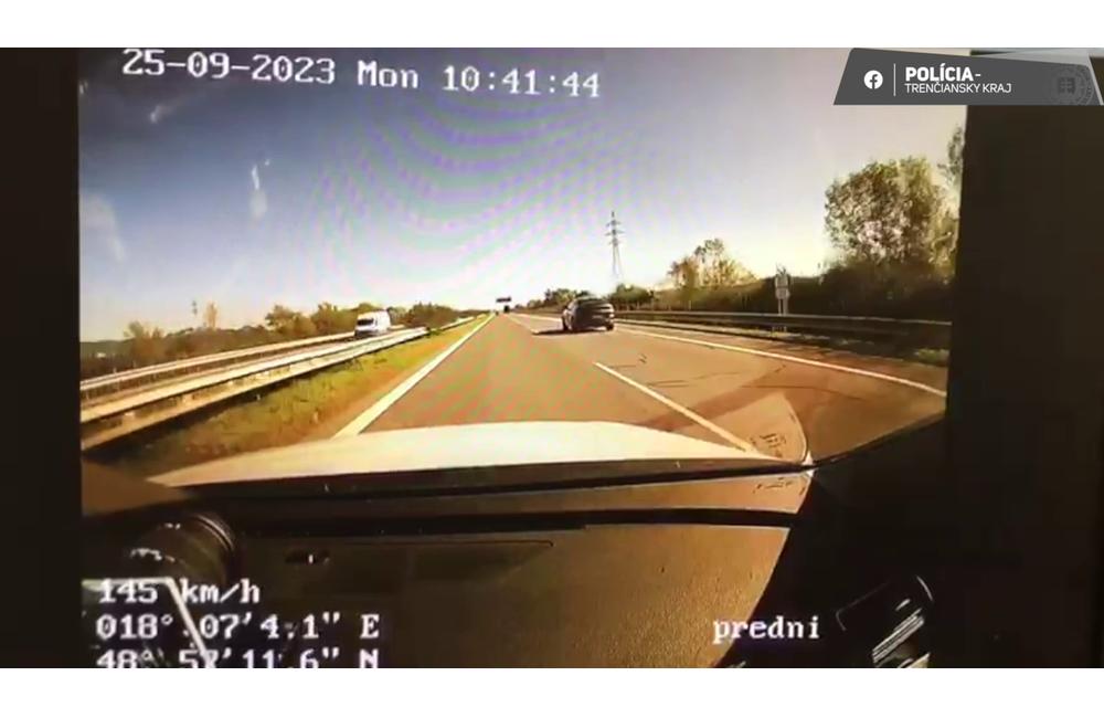 FOTO: Z oslavy rovno za volant a na diaľnicu. Pozornému oku dopravných policajtov však podgurážený vodič neunikol, foto 6