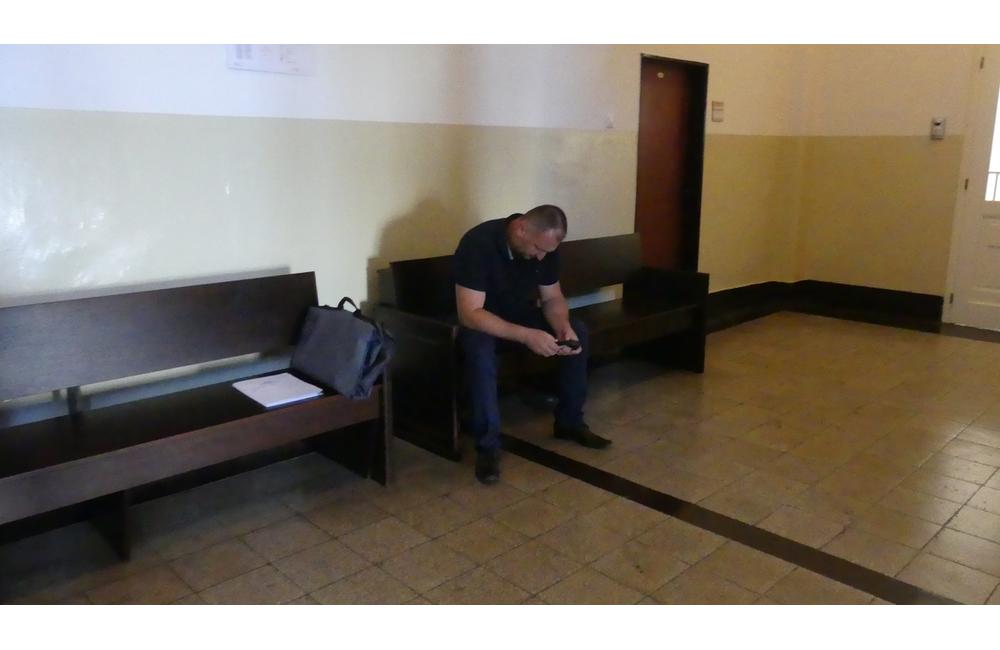 FOTO: Súd rozhodoval o osude strelca z Čachtíc. Zostane Patrik na slobode?, foto 1