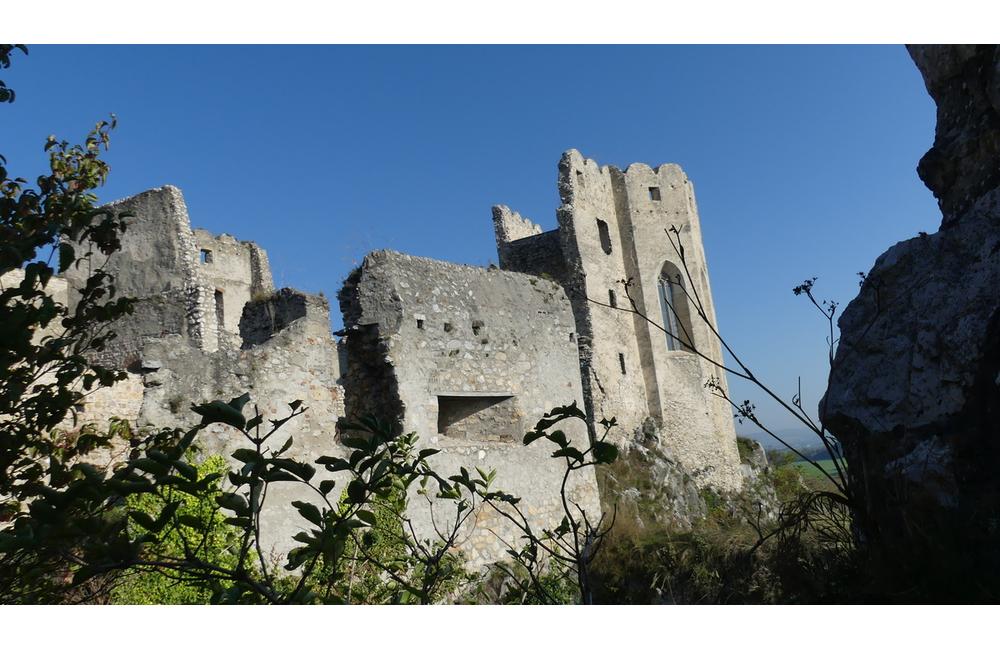 FOTO: Hrad Beckov vstáva z popola. Takýto výhľad návštevník zažije po prvýkrát, foto 2