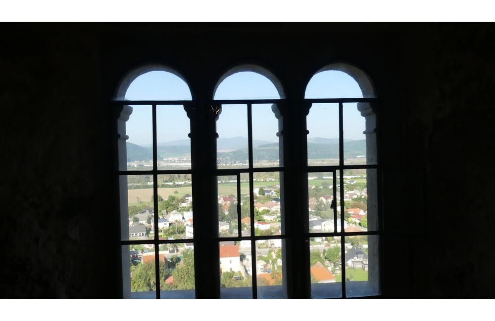 FOTO: Hrad Beckov vstáva z popola. Takýto výhľad návštevník zažije po prvýkrát, foto 6