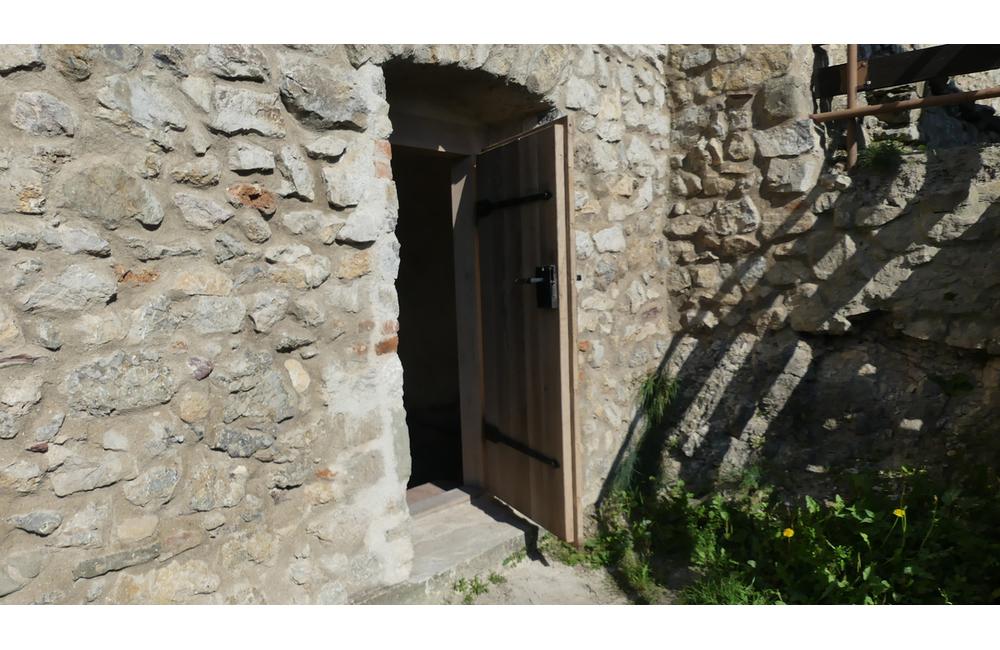 FOTO: Hrad Beckov vstáva z popola. Takýto výhľad návštevník zažije po prvýkrát, foto 15