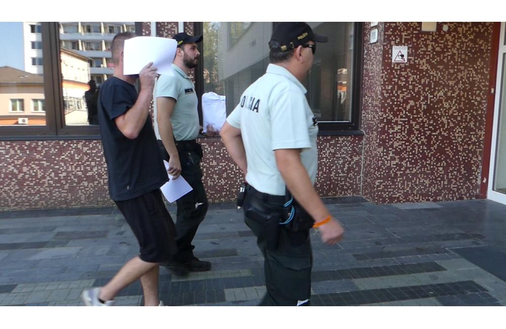 FOTO: Nebuď ako Miroslav. Nesadaj za volant opitý. Takto to potom dopadá, foto 9