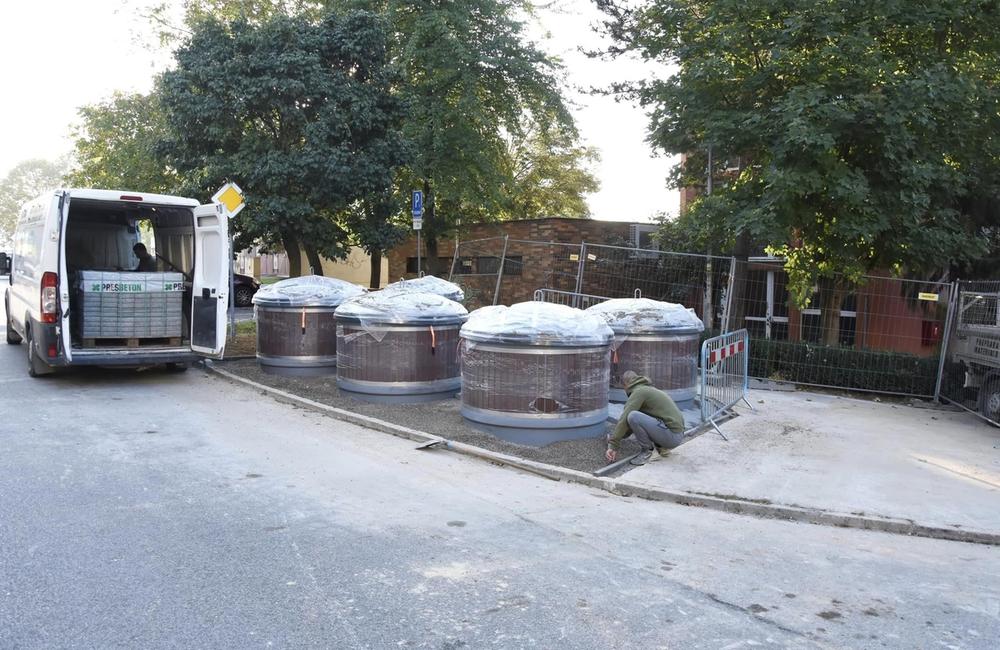 FOTO: V Trenčíne stále pribúdajú nové polopodzemné kontajnery, foto 1