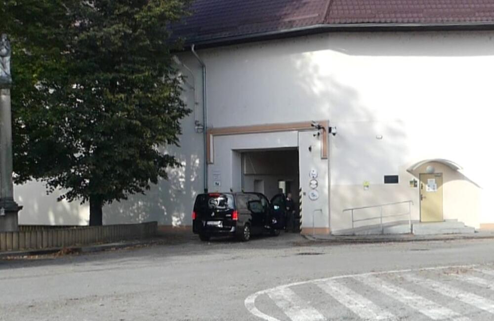 FOTO: Tragédia za múrmi väznice. Na cele vyhasol život 28-ročného muža , foto 4