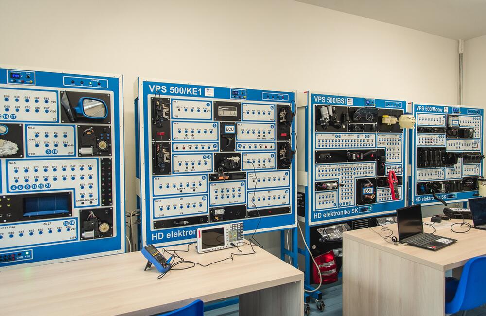 FOTO: Zmodernizované priestory internátu a kaštieľa v okrese Ilava, foto 14