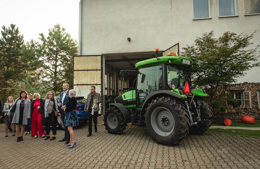 FOTO: Zmodernizované priestory internátu a kaštieľa v okrese Ilava, foto 31