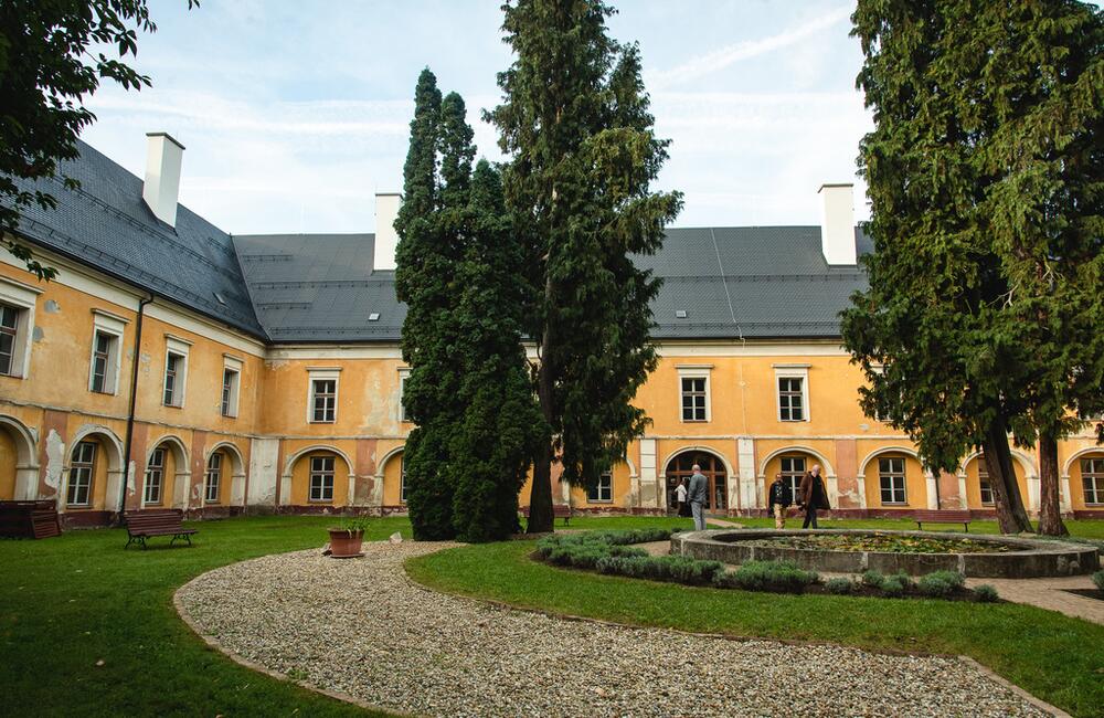 FOTO: Zmodernizované priestory internátu a kaštieľa v okrese Ilava, foto 34