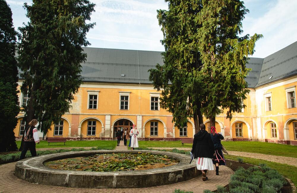 FOTO: Zmodernizované priestory internátu a kaštieľa v okrese Ilava, foto 37