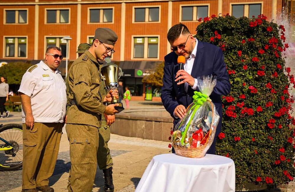 FOTO: Unikátna prehliadka veteránov v Partizánskom, foto 15