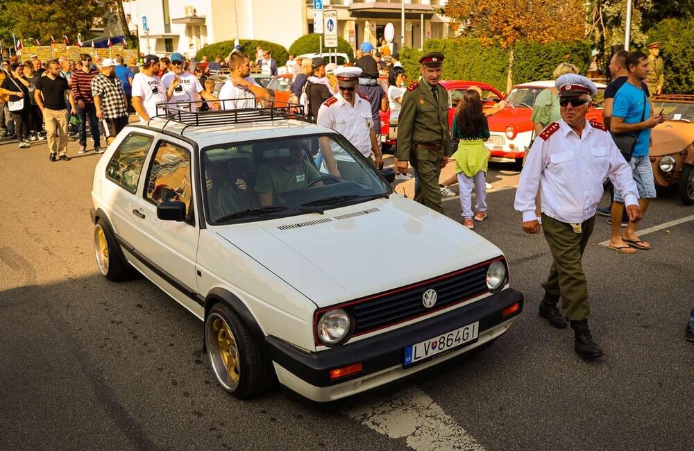 FOTO: Unikátna prehliadka veteránov v Partizánskom, foto 17