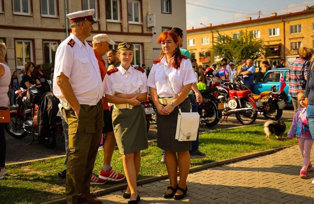 FOTO: Unikátna prehliadka veteránov v Partizánskom, foto 18