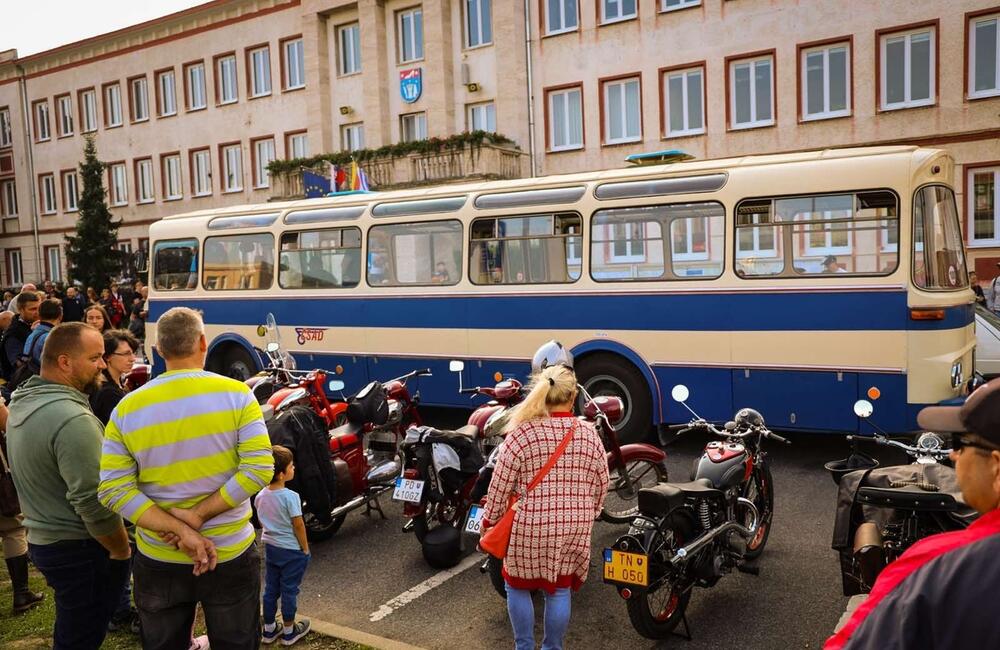 FOTO: Unikátna prehliadka veteránov v Partizánskom, foto 28