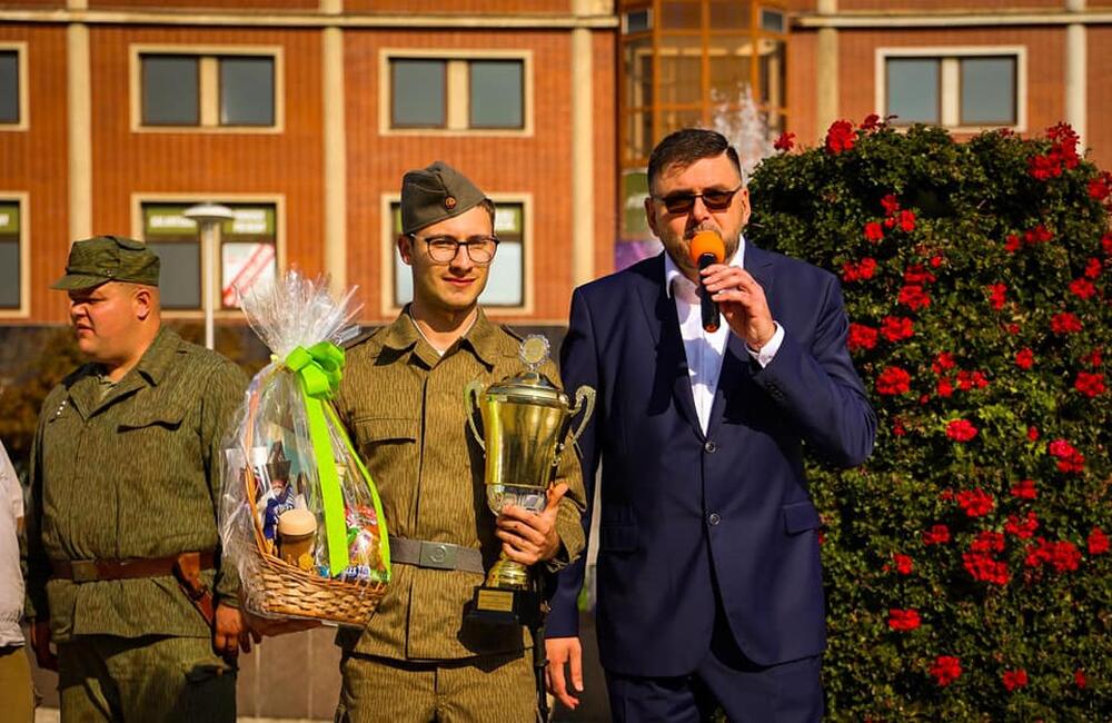 FOTO: Unikátna prehliadka veteránov v Partizánskom, foto 31