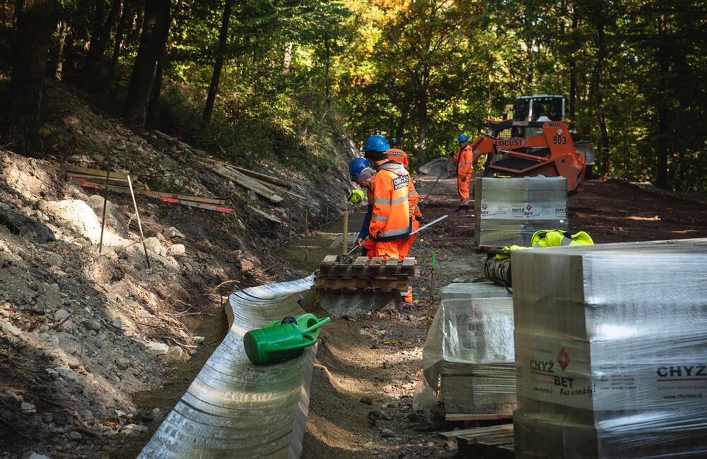 FOTO: Modernizácia cesty z Veľkých Uheriec do Skýcova, foto 13