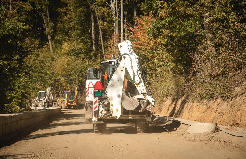 FOTO: Modernizácia cesty z Veľkých Uheriec do Skýcova, foto 18