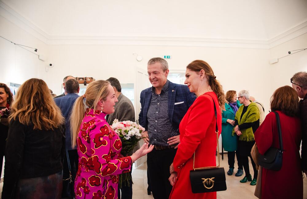 FOTO: V kaštieli pri Ilave otvárali výstavu Ruky svetla, foto 9