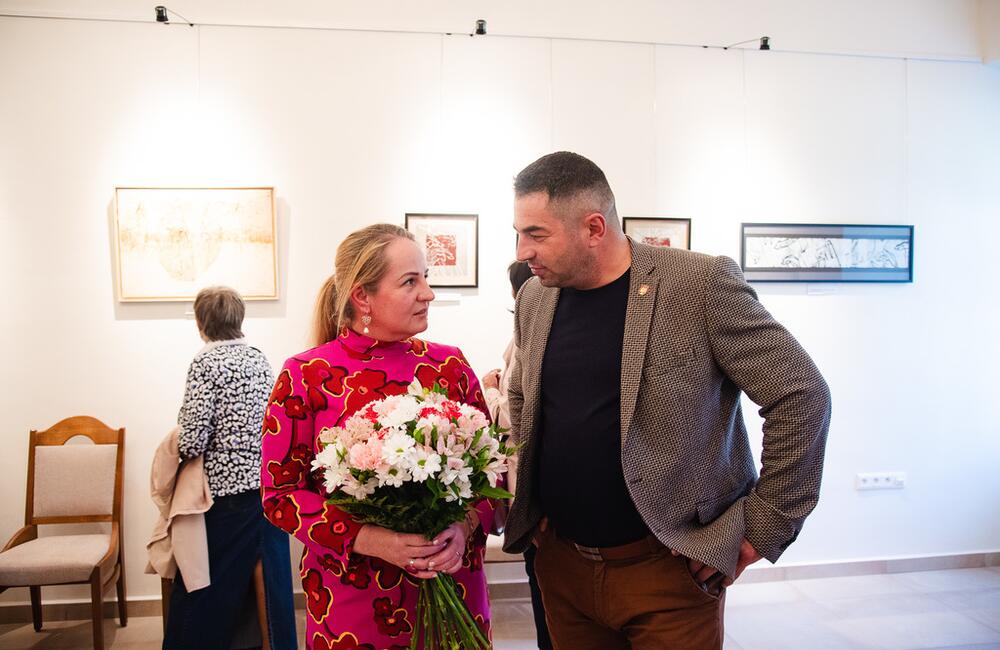 FOTO: V kaštieli pri Ilave otvárali výstavu Ruky svetla, foto 11