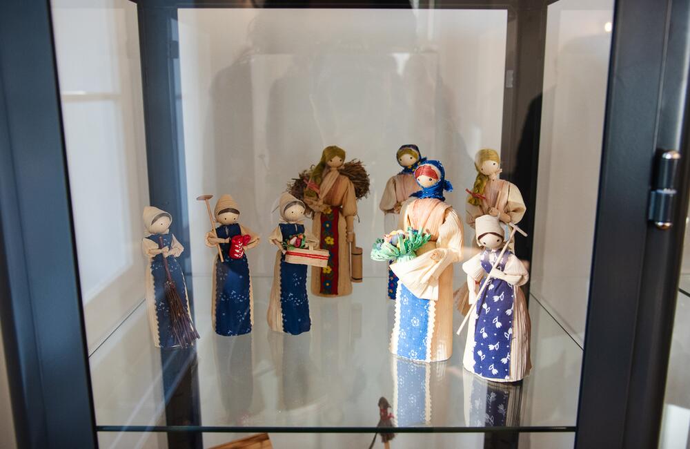 FOTO: V kaštieli pri Ilave otvárali výstavu Ruky svetla, foto 18