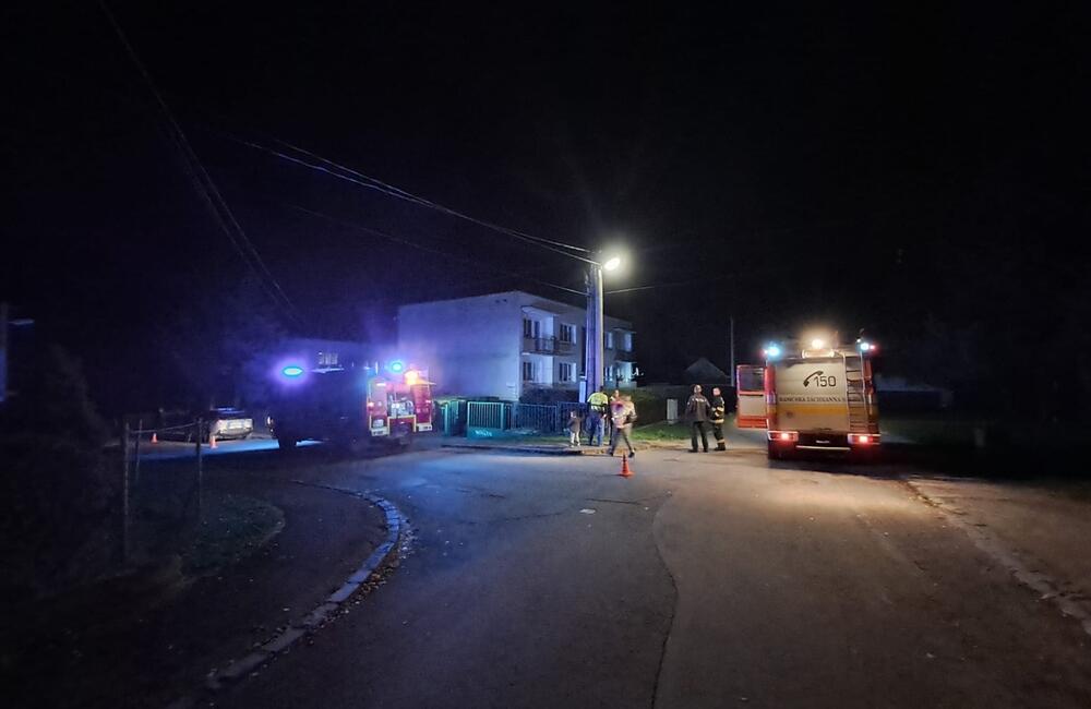 FOTO: Poplach v hornonitrianskej obci. Z bytovky unikal plyn, museli ju evakuovať, foto 2