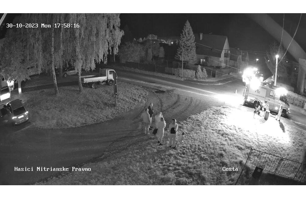 FOTO: Poplach v hornonitrianskej obci. Z bytovky unikal plyn, museli ju evakuovať, foto 3