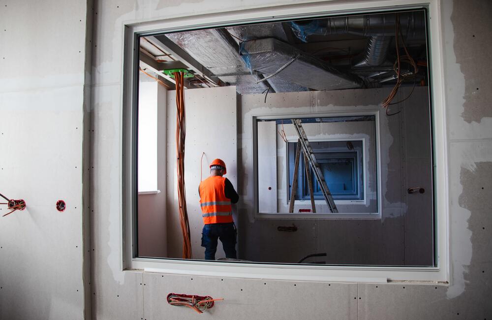 FOTO: Nové oddelenie bojnickej nemocnice získava svoje kontúry, foto 6