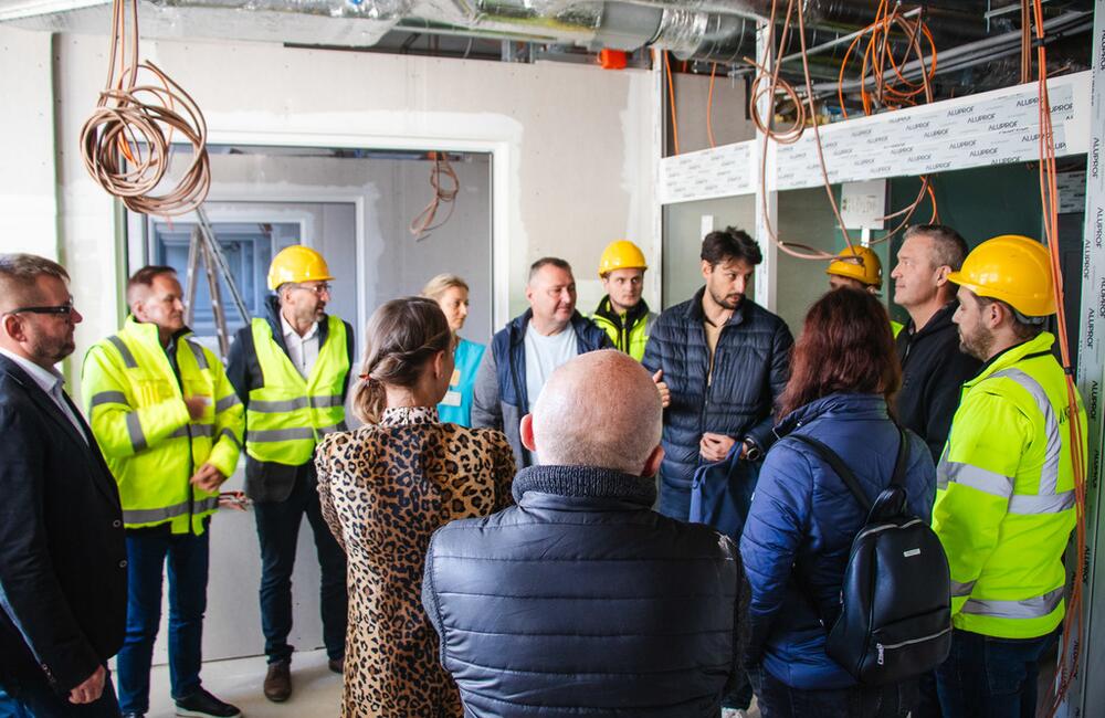 FOTO: Nové oddelenie bojnickej nemocnice získava svoje kontúry, foto 21